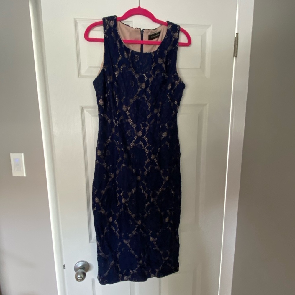 ** IVANKA TRUMP LACE OVERLAY DRESS **